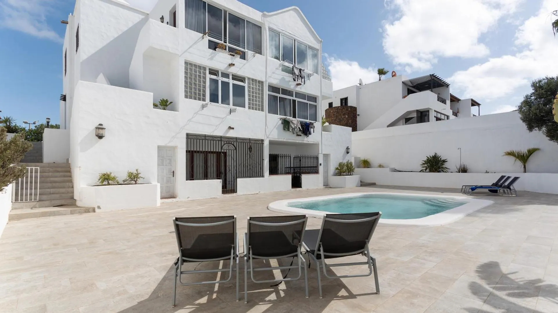Casa Queen Vetusta -Pool And Tennis location